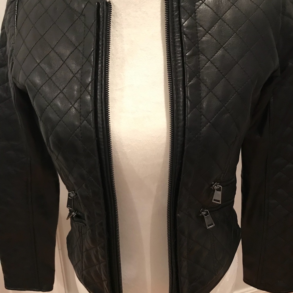 Cache Women’s Leather Jacket - Picture 4 of 7
